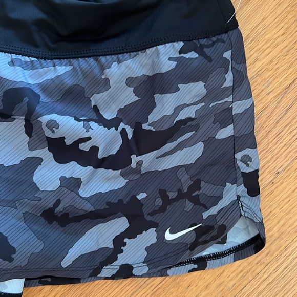 Nike shorts - Picture 2 of 4